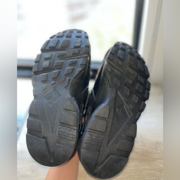 Youth Black Huarache sneakers - Picture 5 of 7